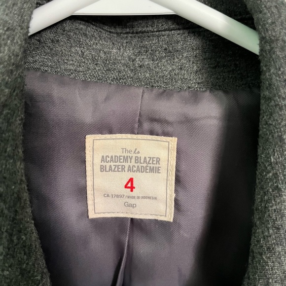 Women’s blazer by Gap, size 4 - Picture 2 of 3